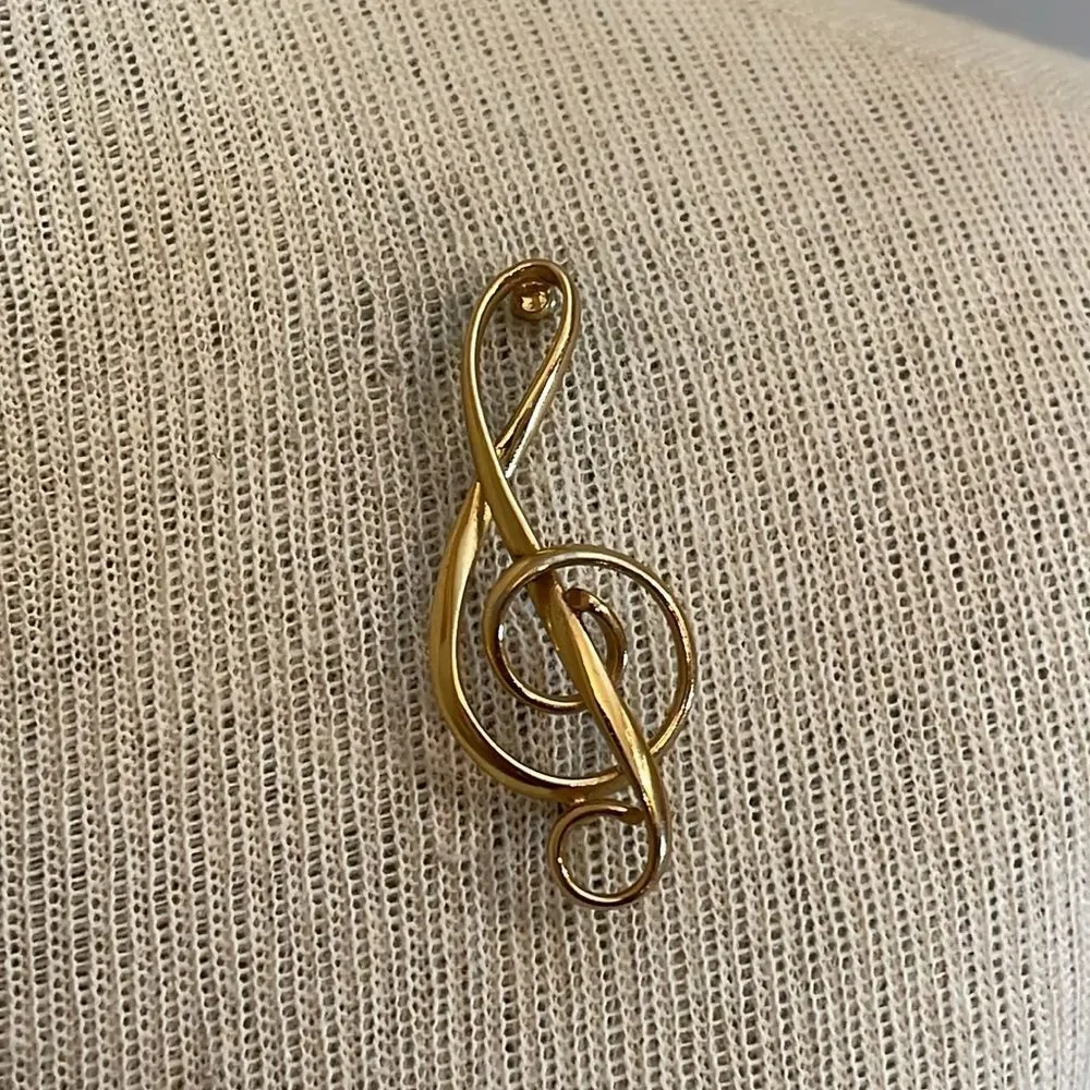 Vintage NAPIER Clef Note Brooch, Sleek Design Gold-Tone Musical Note Pin